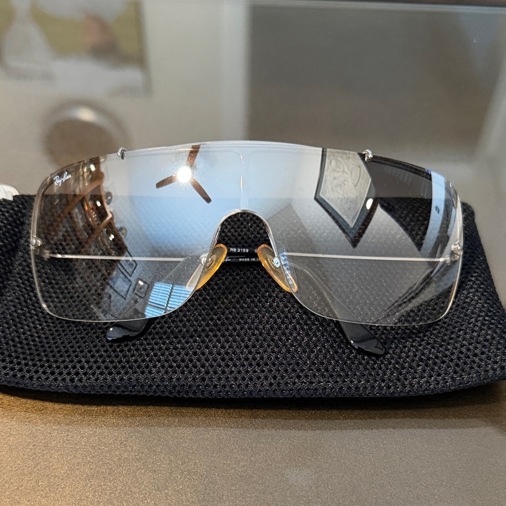 Ray-Ban *rare Gold Rimless Glasses. UNISEX.. bag included..